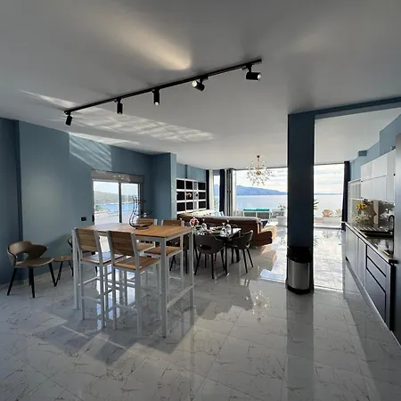 Luxury Penthouse Apartment Sarande